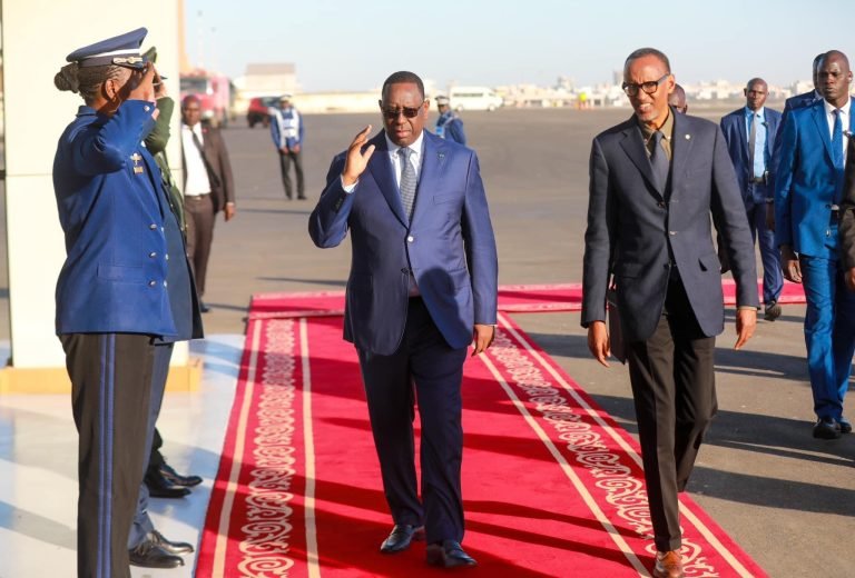 Deuxième sommet sur le financement des infrastructures : Paul Kagamé reçu, à Dakar, par son homologue Macky Sall
