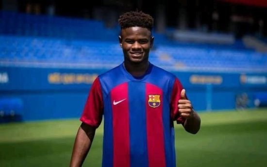 Mercato : Mikayil Faye s’engage avec le FC Barcelone jusqu’en 2027